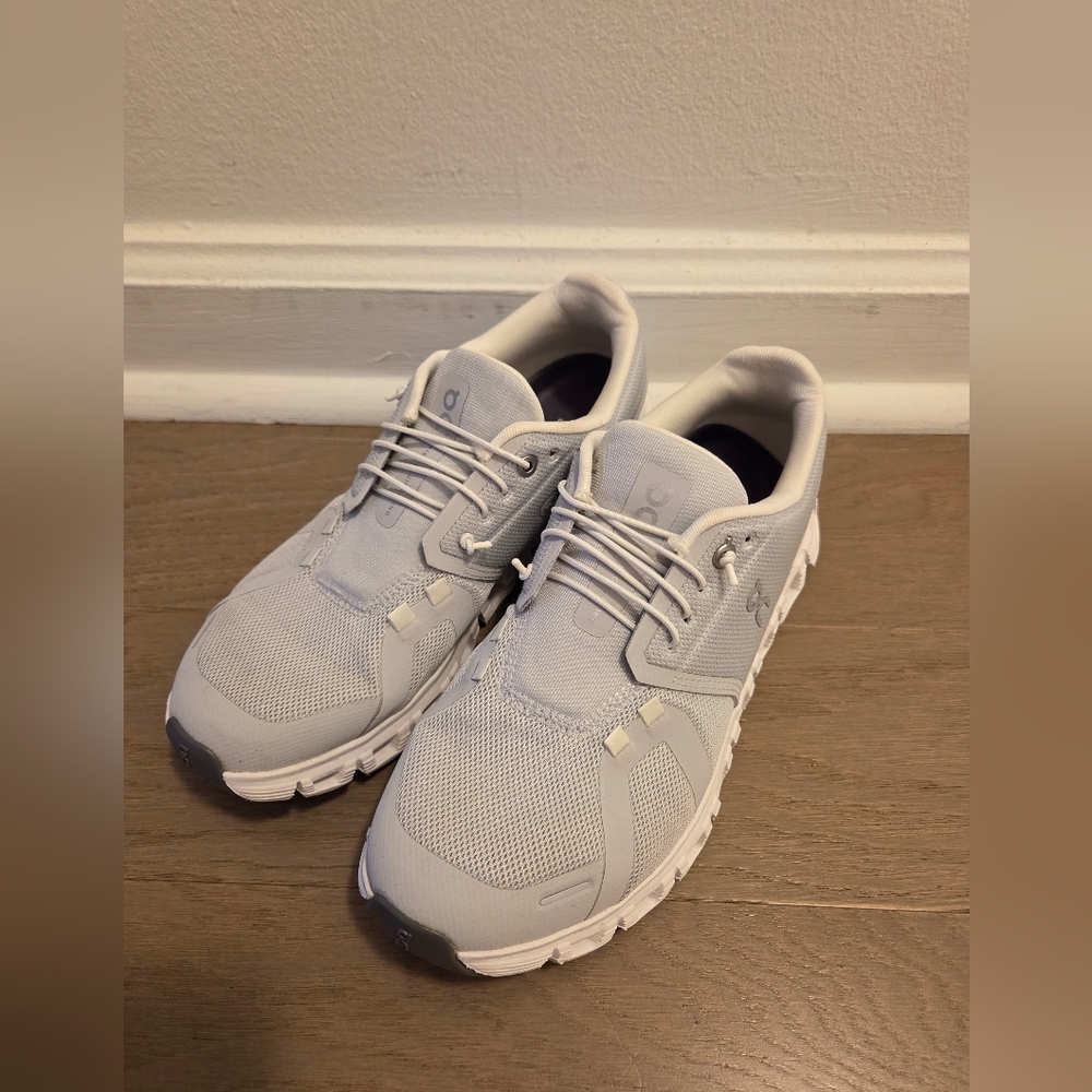 On Running Women's Glacier Color Sneakers (Light Blue)